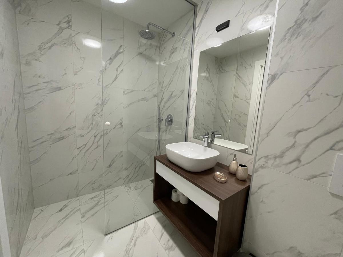 Lux Nanea Apartment Кърк Екстериор снимка