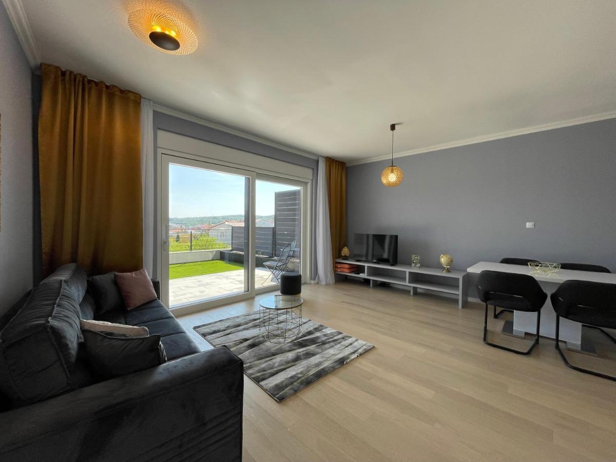Lux Nanea Apartment Кърк Екстериор снимка