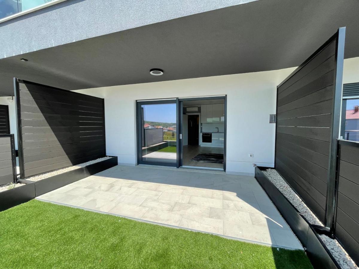 Lux Nanea Apartment Кърк Екстериор снимка